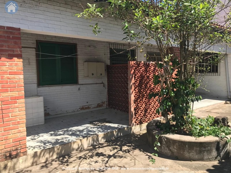 Casa a Venda no Centro em Resende