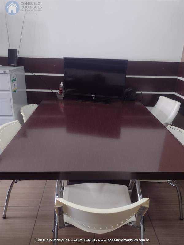 Sala Comercial a Venda no Centro em Resende