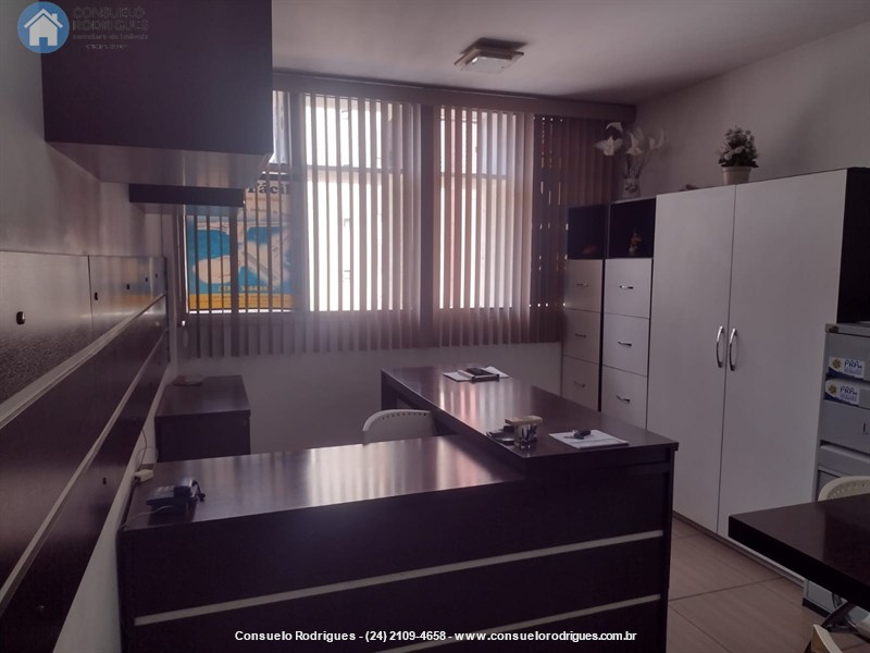 Sala Comercial a Venda no Centro em Resende